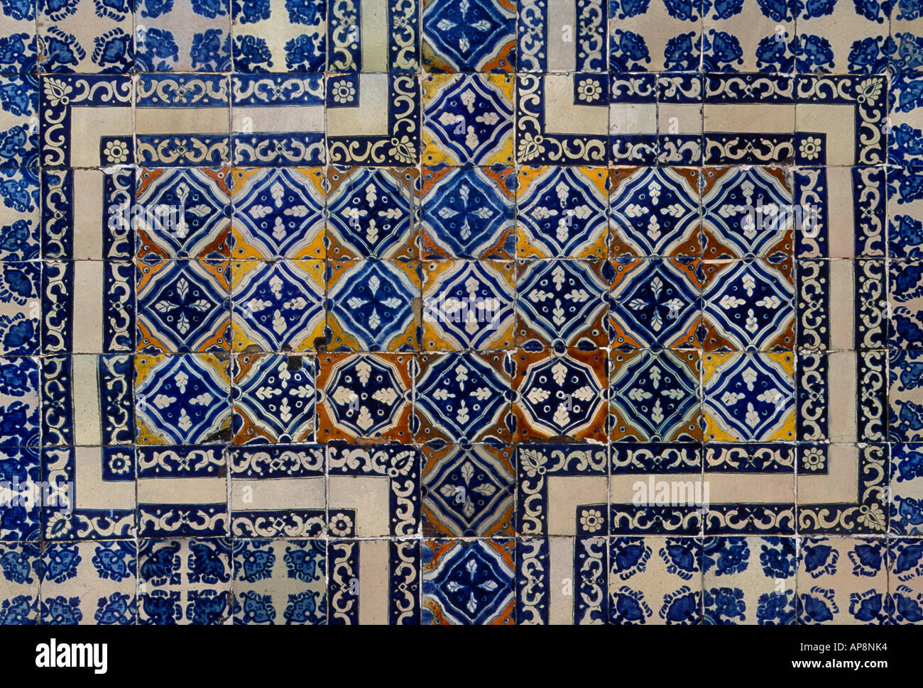 Carrelage bleu et blanc, façade, chambre de commerce, la casa de los azuelos, sanborn's restaurant, Mexico, district fédéral, Mexique Banque D'Images