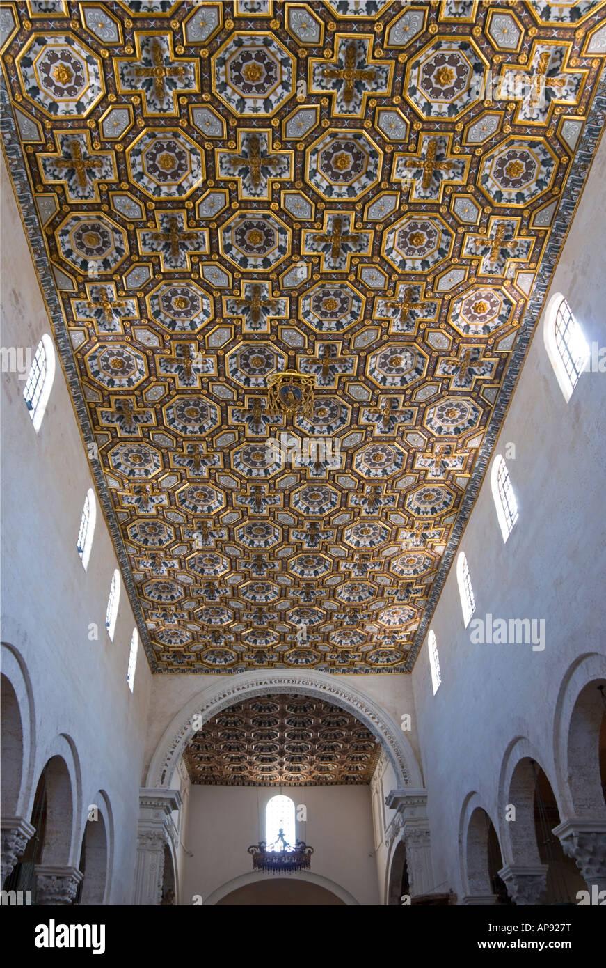 Otranto, Italie. Plafond de la cathédrale consacrée en 1088, une œuvre du comte Roger I Banque D'Images