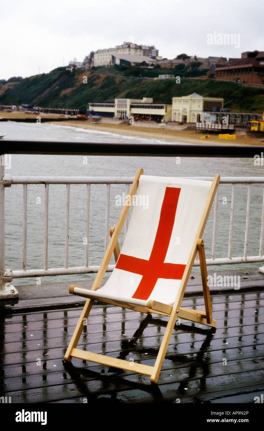 Un transat sur Bournmouth pier UK Banque D'Images