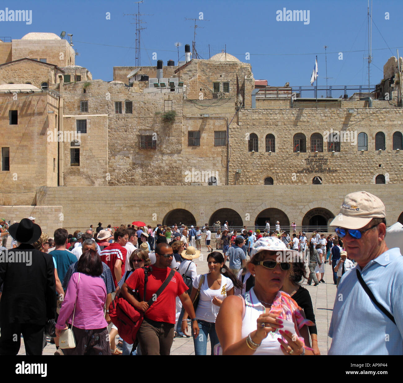 Les touristes au fameux mur de l'ouest de la ville de David, Jérusalem Banque D'Images