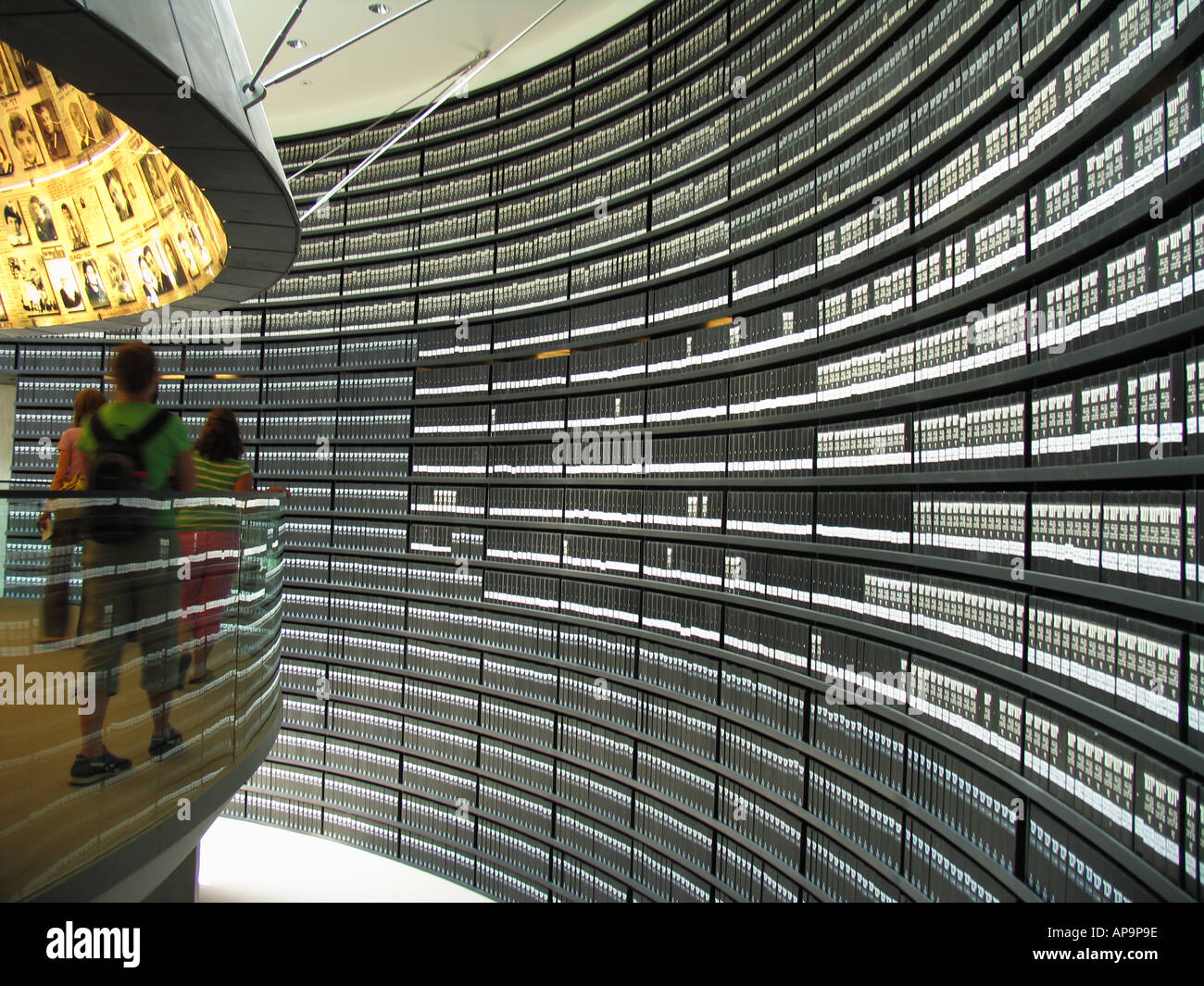 La salle des noms à Yad Vashem Holocaust Memorial Museum, Jérusalem Banque D'Images