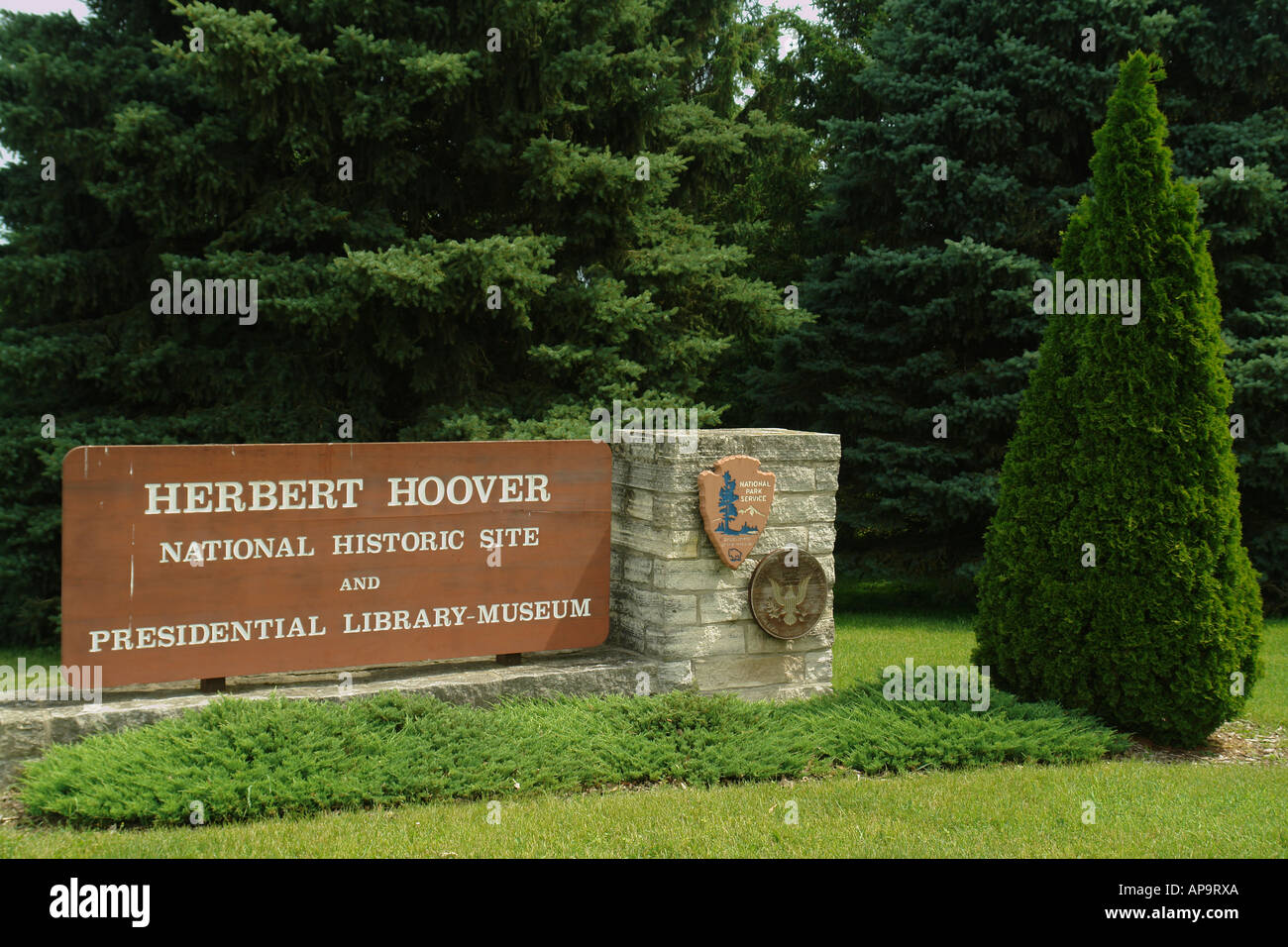 AJD49955, branche Ouest, IA, Iowa, Herbert Hoover et Site Historique National Presidential Library-Museum, panneau d'entrée Banque D'Images