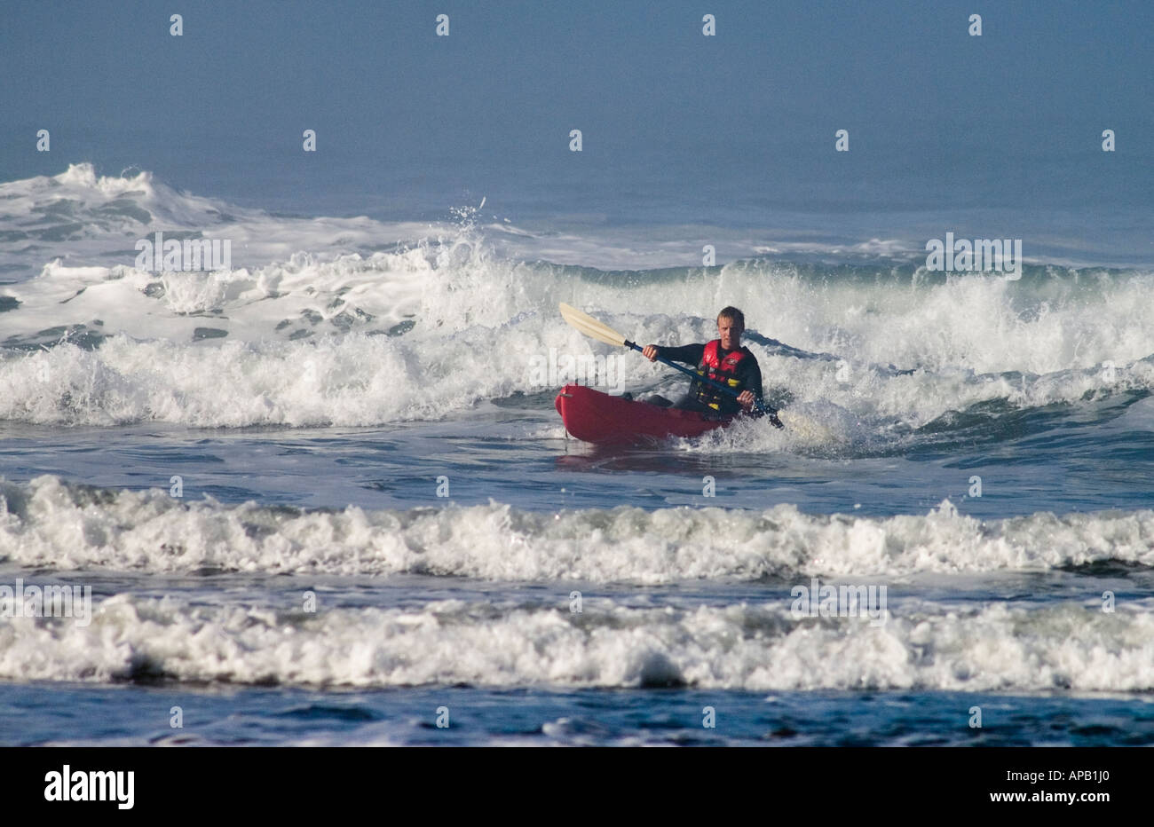 Kayak à Myers Creek de Pistol River State Park sur la côte sud de l'Oregon Banque D'Images