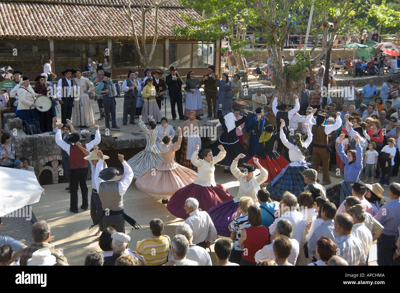Une troupe de Guimaraes dans le Minho lors d'un festival de danse dans l'Algarve Banque D'Images