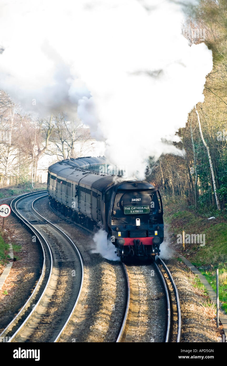 Tangmere 34067 Locomotive à vapeur sur la voie ferrée près de Guildford Surrey England UK Banque D'Images