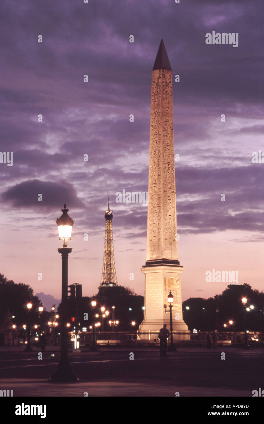 Obélisque de nuit, Place de la Concorde, Paris, France Banque D'Images
