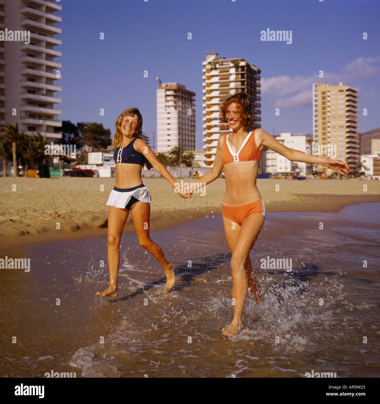 Benidorm costa blanca spain bikini Banque de photographies et d'images à  haute résolution - Alamy
