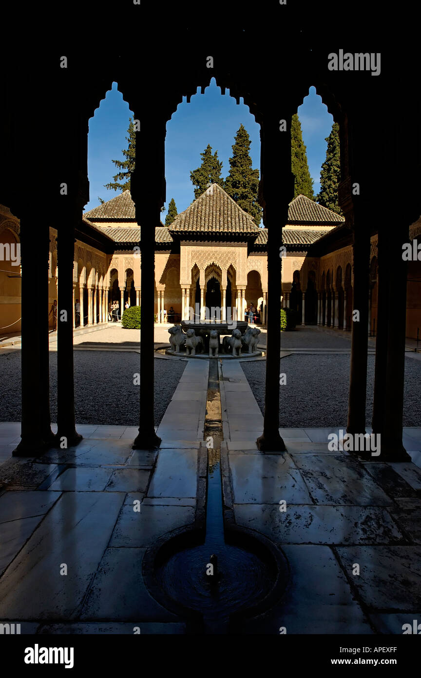Espagne Andalousie Granada Alhambra Le Palais Nasrides Patio de los Leones Banque D'Images