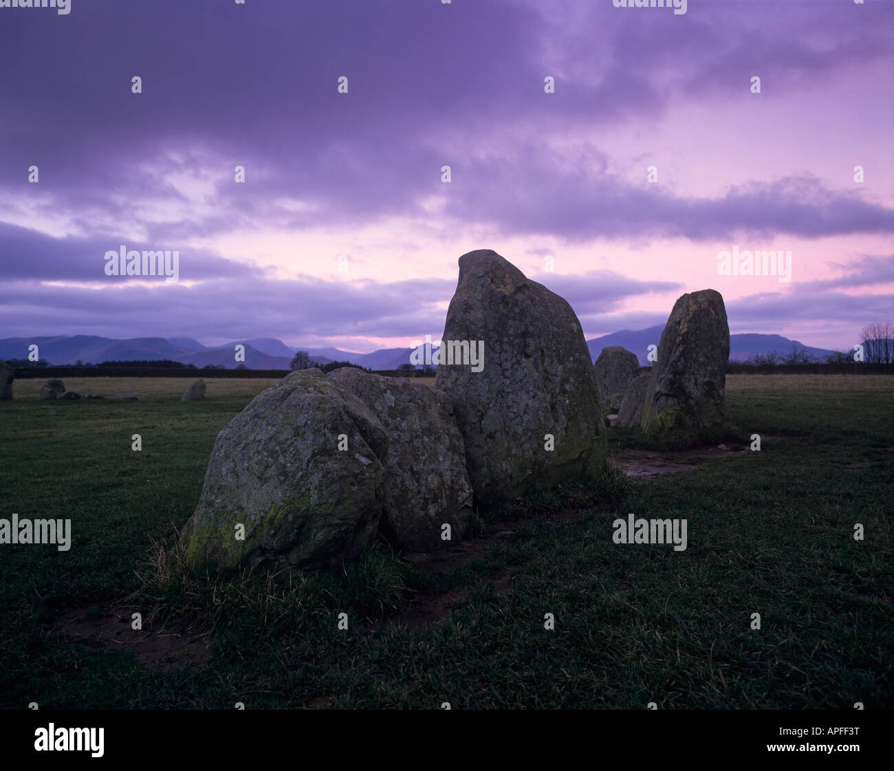 Le cercle de pierres de Castlerigg près de Keswick est une attraction touristique majeure dans la région de Lake District Banque D'Images