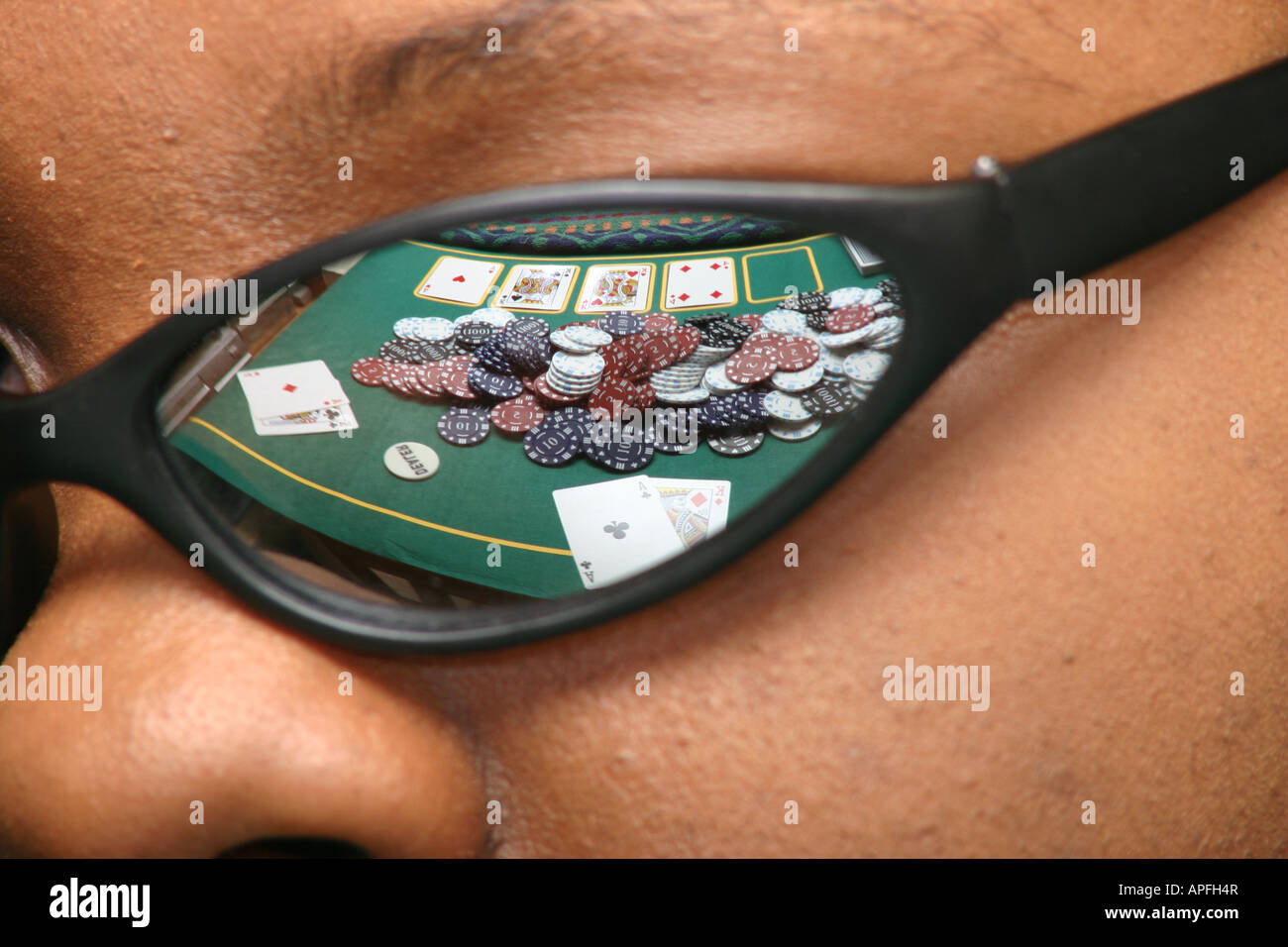 Fille noire ethnique avatar femme joueur de poker face Banque D'Images