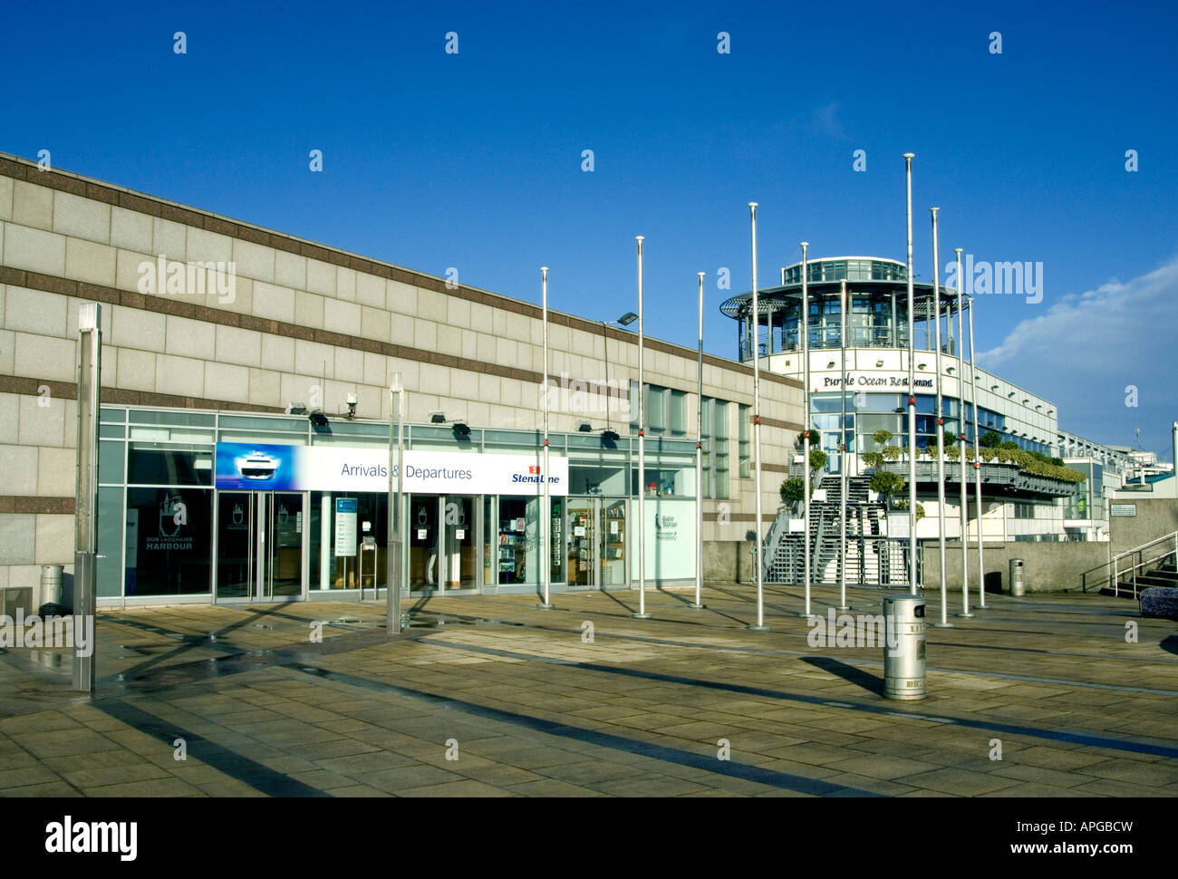 Le terminal de ferry de la mer moderne à Dun Laoghaire County Dublin Ireland Banque D'Images