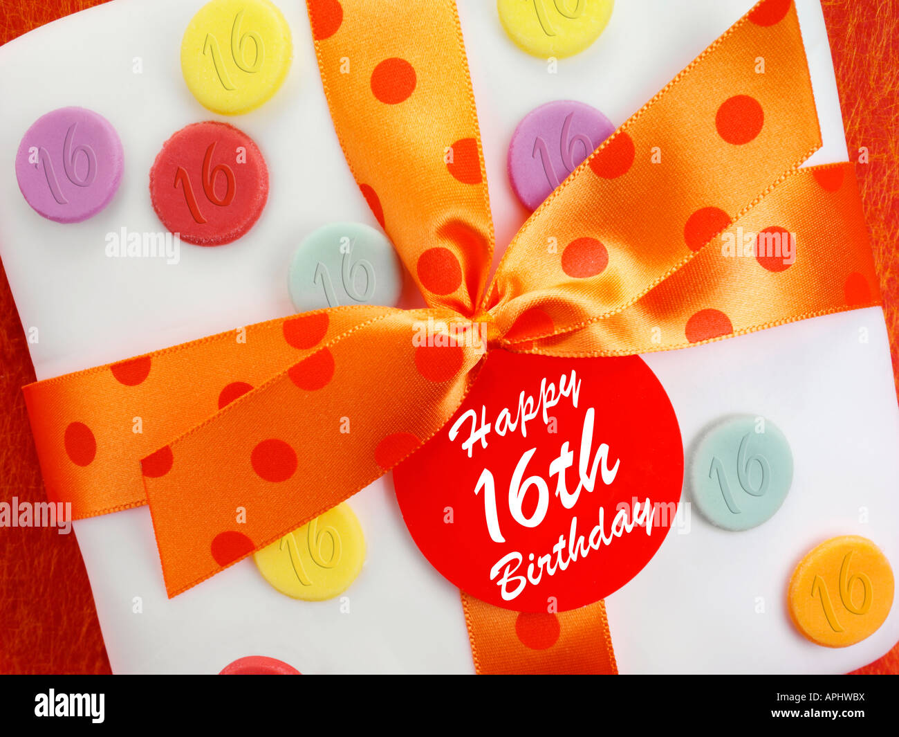 16E ANNIVERSAIRE CAKE Banque D'Images