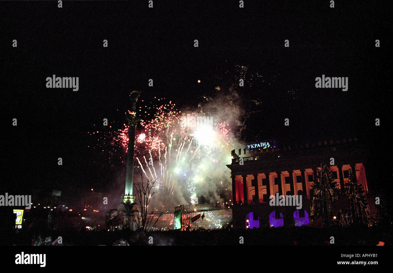 Révolution Orange, Nezaleznosty Maydan, Iouchtchenko, l'Ukraine, l'Ukraine, Kiev, Kiev, 2004, Timoshenko, Ianoukovitch, salue la démocratie Banque D'Images