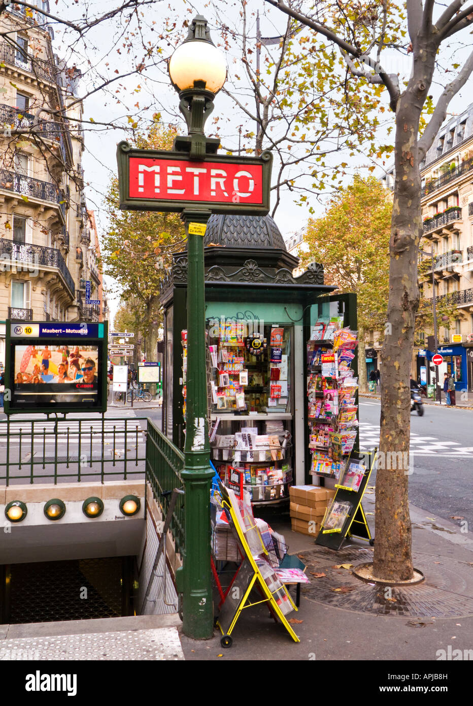 Métro Paris, entrée du métro, place Monge, boulevard Saint-Germain Banque D'Images