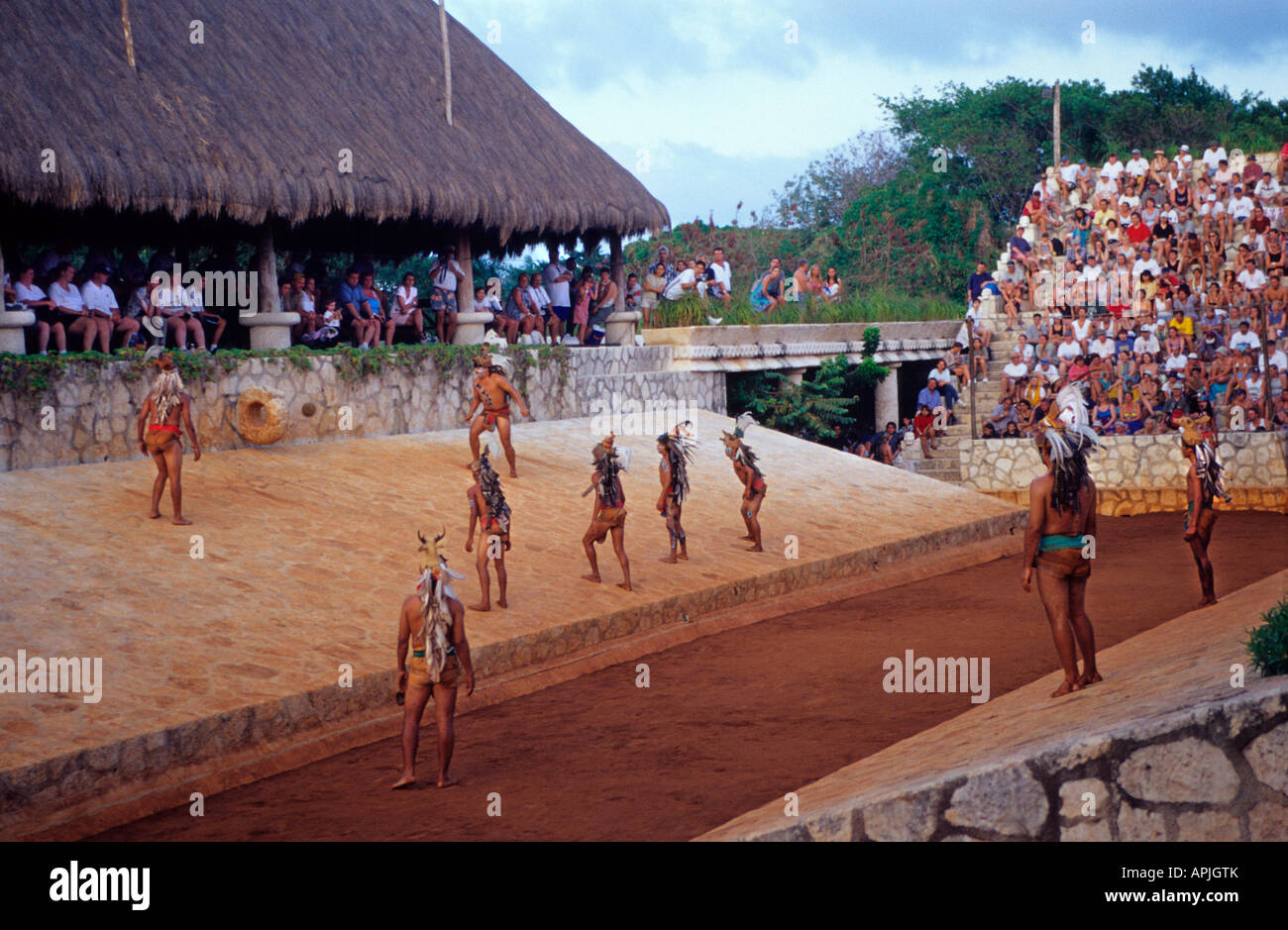 Loisirs Cancun du traditionnel jeu de pelote maya en Parc d'Attractions Xcaret Riviera Maya Mexique Banque D'Images