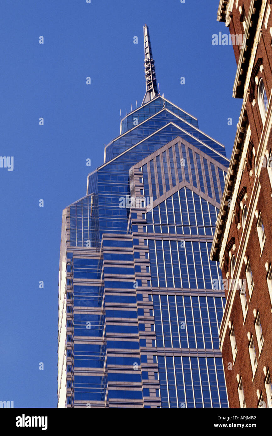 One Liberty place Building dans le centre-ville de Philadelphie, Market Street Liberty Tower, tour de bureau en verre. Complexe Liberty place. Banque D'Images