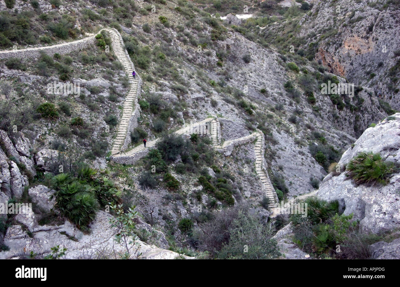 Les randonneurs de descendre sur un sentier mozarabe en Espagne Banque D'Images