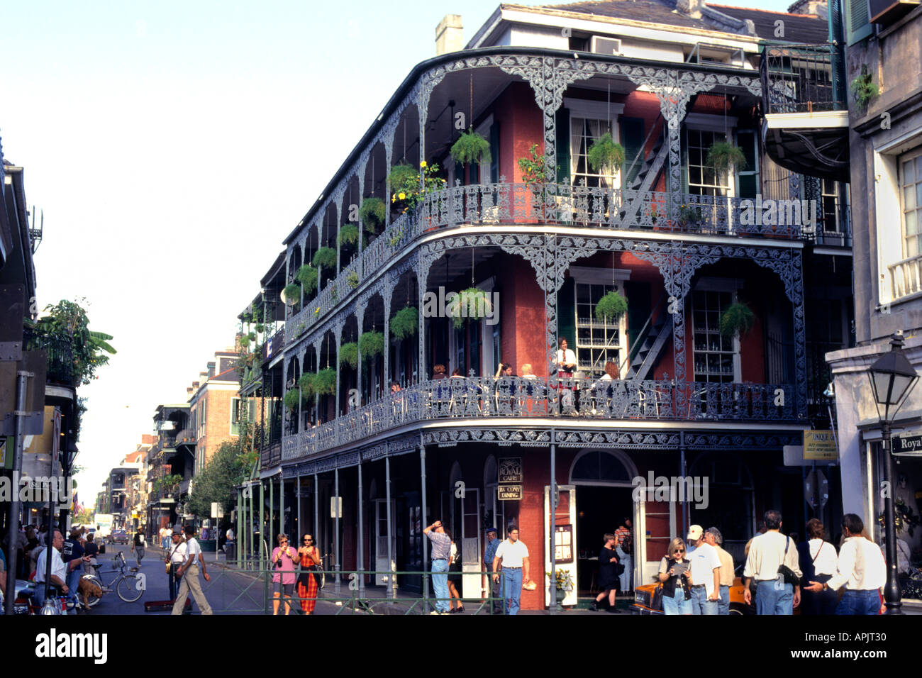 New Orleans Bourbon Street balcon Chambre Personnes Banque D'Images