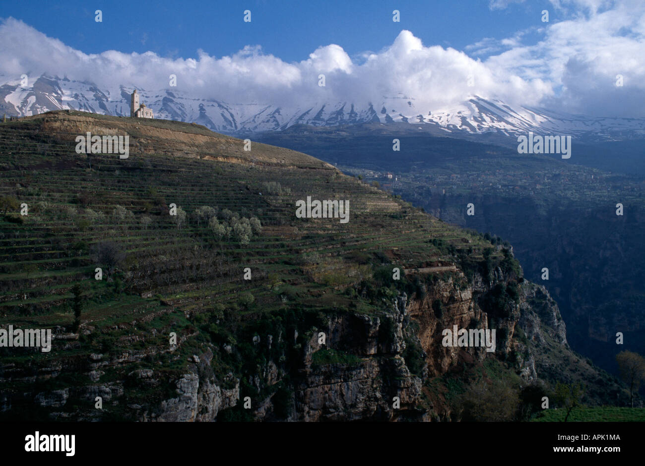 Le Cœur de Jésus Chapelle dans les montagnes au-dessus de la vallée de Bcharré, Liban. Banque D'Images