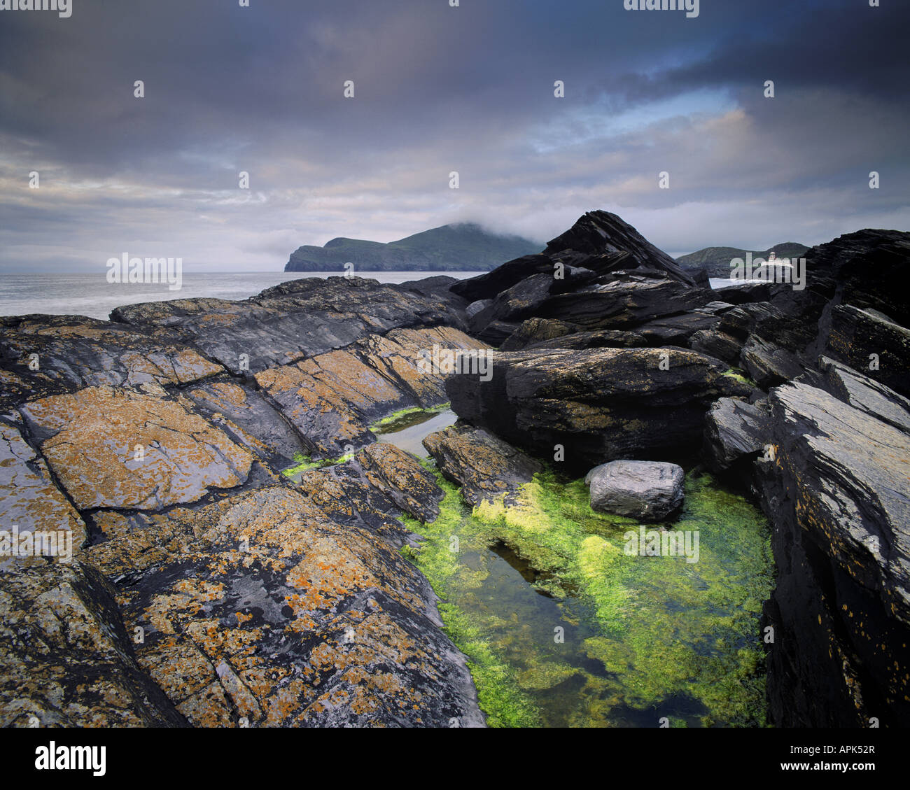 IE - CO.KERRY : Baie de Doulus et phare de Valence Banque D'Images