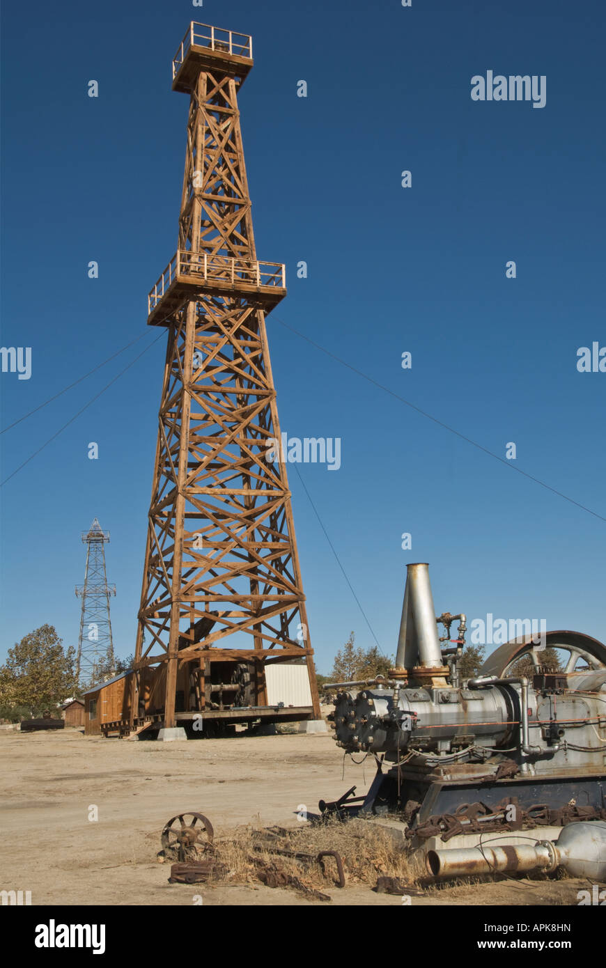 La vallée centrale de Californie West Taft Kern County Museum huile huile derrick de forage ancienne en bois Banque D'Images