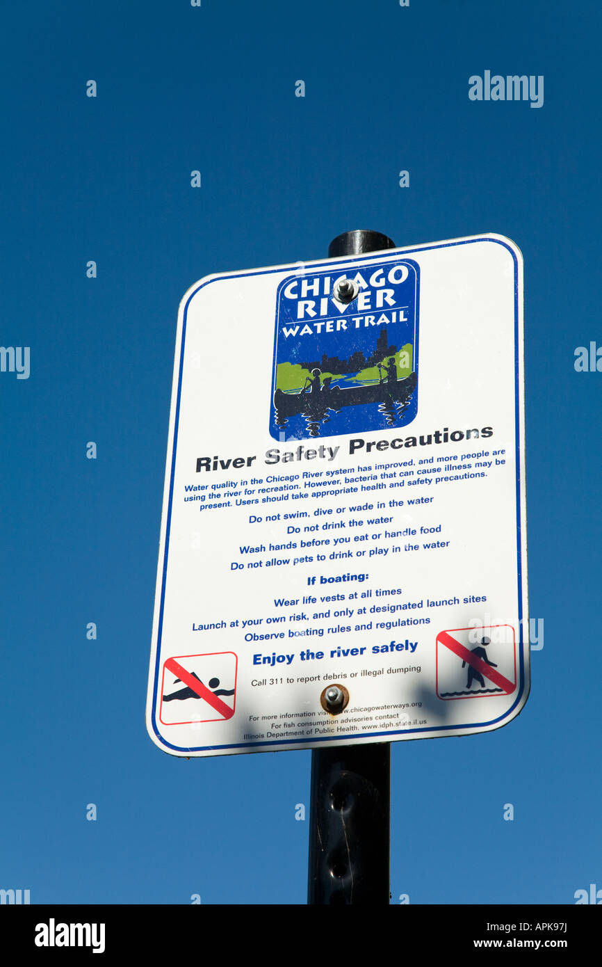 Chicago Illinois signe pour Chicago River piste de l'eau l'information sur la sécurité et lignes directrices affichées Banque D'Images