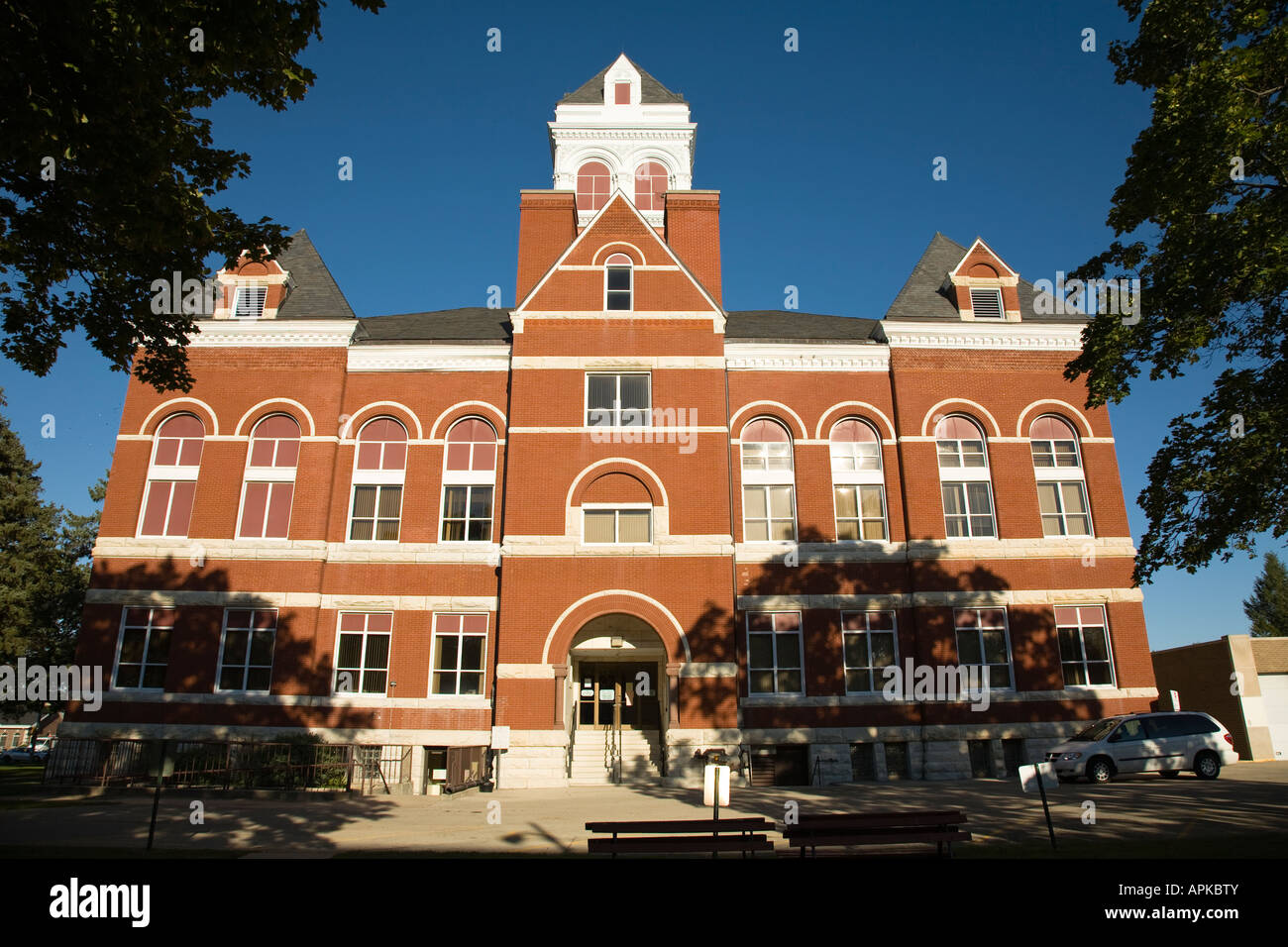 ILLINOIS Illinois Ogle County Courthouse bâtiment en briques rouges Registre National des Endroits Historiques spire petite ville Banque D'Images