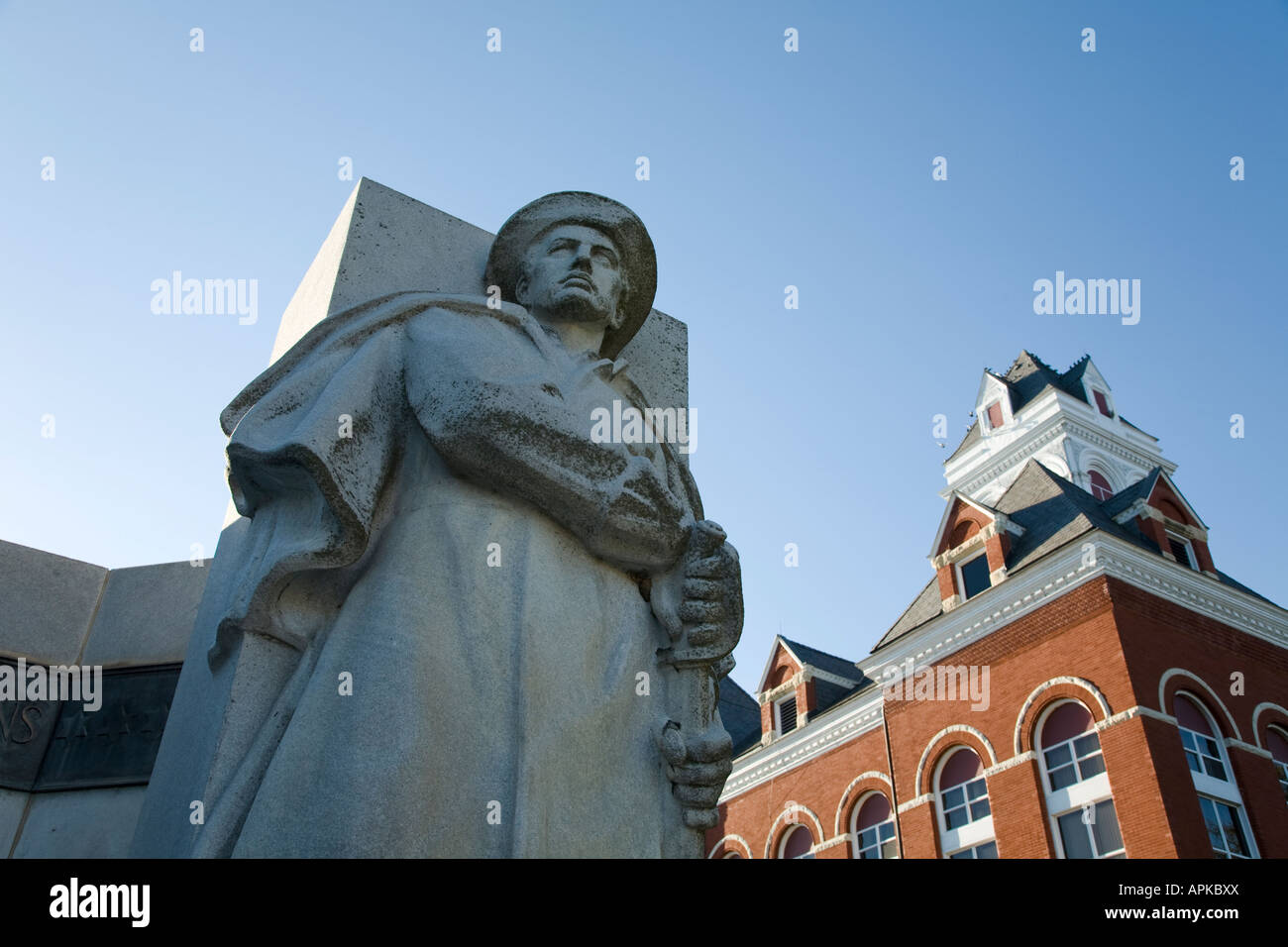ILLINOIS Illinois Lorado Taft statue monument soldat Ogle County Courthouse Registre National des Endroits Historiques spire petite ville Banque D'Images