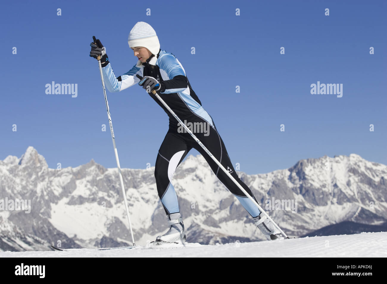 Femme de ski de fond, en action, en Autriche Banque D'Images