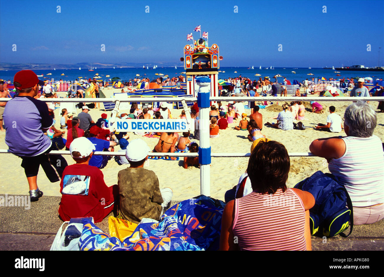 Punch et Judy, plage de Weymouth, Dorset, Angleterre, Royaume-Uni, Europe Banque D'Images