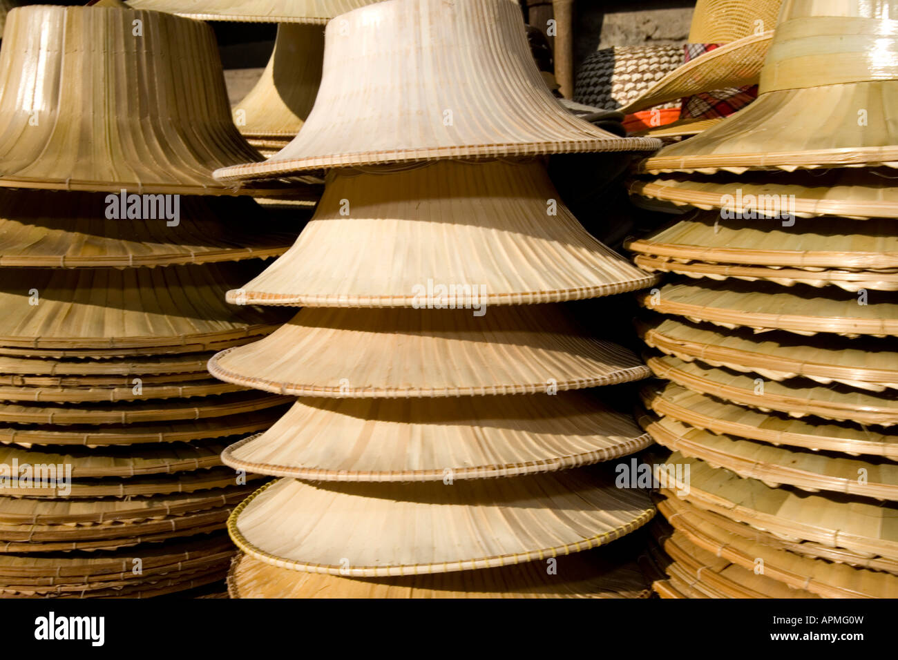 Marché flottant de Damnoen Saduak attraction touristique près de Bangkok en Thaïlande Banque D'Images