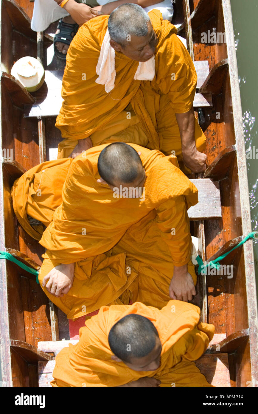 Marché flottant de Damnoen Saduak attraction touristique près de Bangkok en Thaïlande Banque D'Images