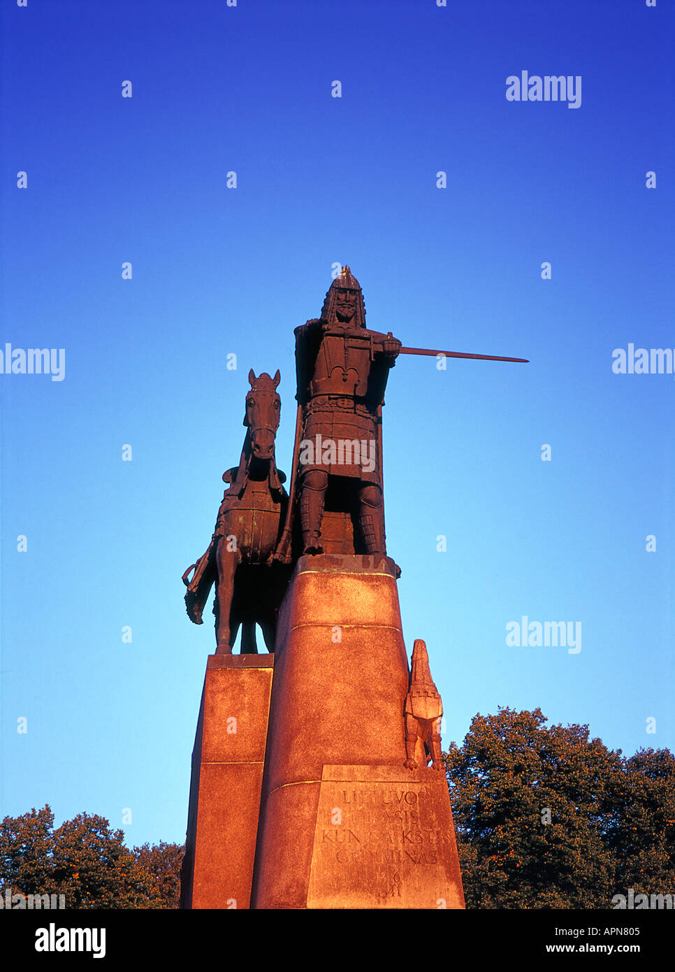 Statue du Grand-duc Gediminas Vieille Ville Vilnius Lituanie Banque D'Images