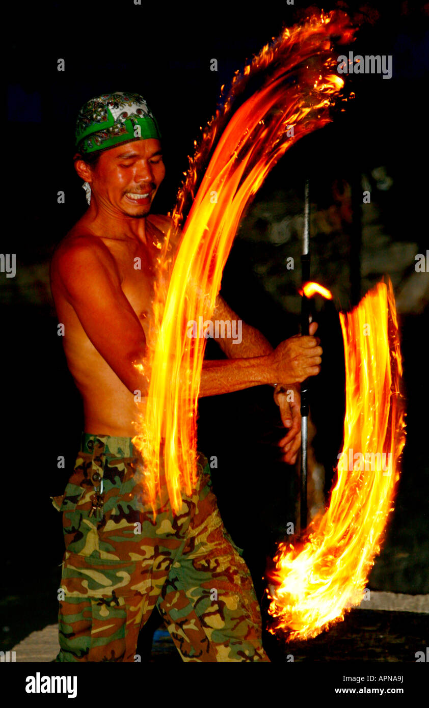 Danse du feu Thaïlande - Hippies Bar Ko Phi Phi, Krabi Photo Stock