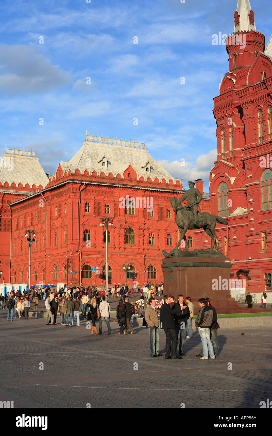 Carré Manezhnaya et Musée historique d'État, Moscou, Russie Banque D'Images