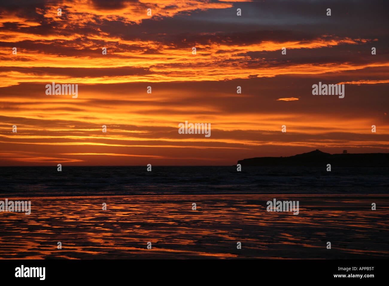 15 octobre 2007 Coucher de soleil sur le Golfe Nuevo de Piramides Peninsula Valdes Patagonie Argentine Chubut Banque D'Images