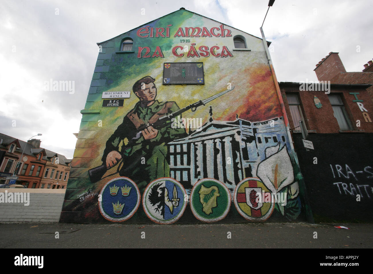 A l'ouest de Belfast fresque Républicaine Irlandaise à Belfast, en ...