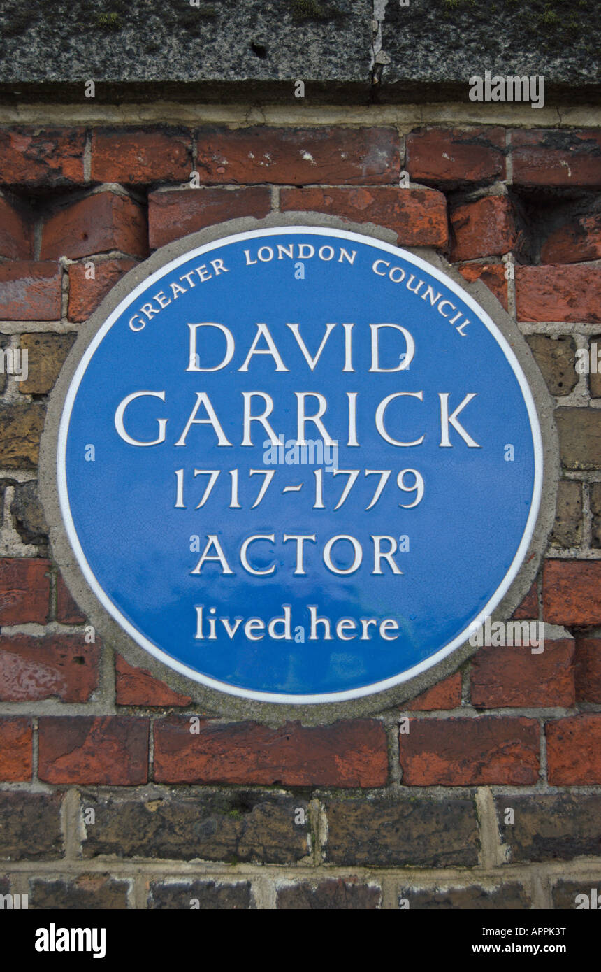 Blue plaque marquant un accueil de David Garrick, 18e siècle, un dramaturge et directeur de théâtre, Hampton, Middlesex, Angleterre Banque D'Images