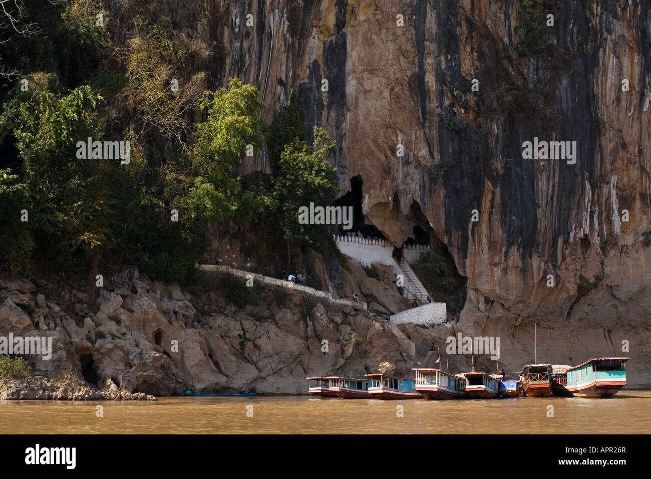 Ting de grottes de Pak Ou sur les rives du Mékong, au Laos. Banque D'Images