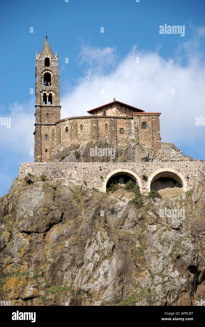 Chapelle Saint-Michel d'Aiguilhe sur le rocher au Puy-en-Velay / Le Puy en Velay, Haute Loire, France Banque D'Images