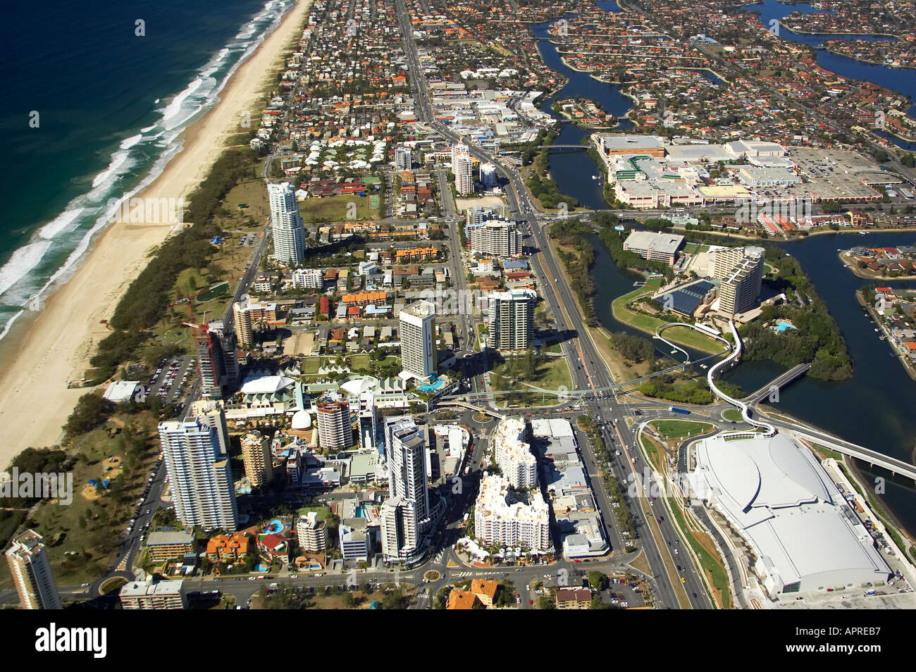 Centre des congrès et du Casino Jupiters à droite Broadbeach Gold Coast Queensland Australie aerial Banque D'Images