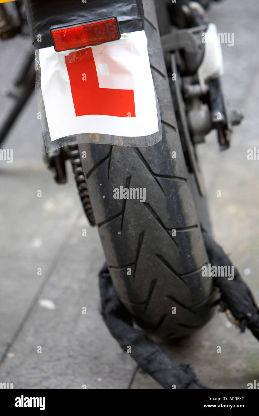 L'apprenant plaques sur une moto en Irlande du Nord Belfast, Royaume-Uni Banque D'Images