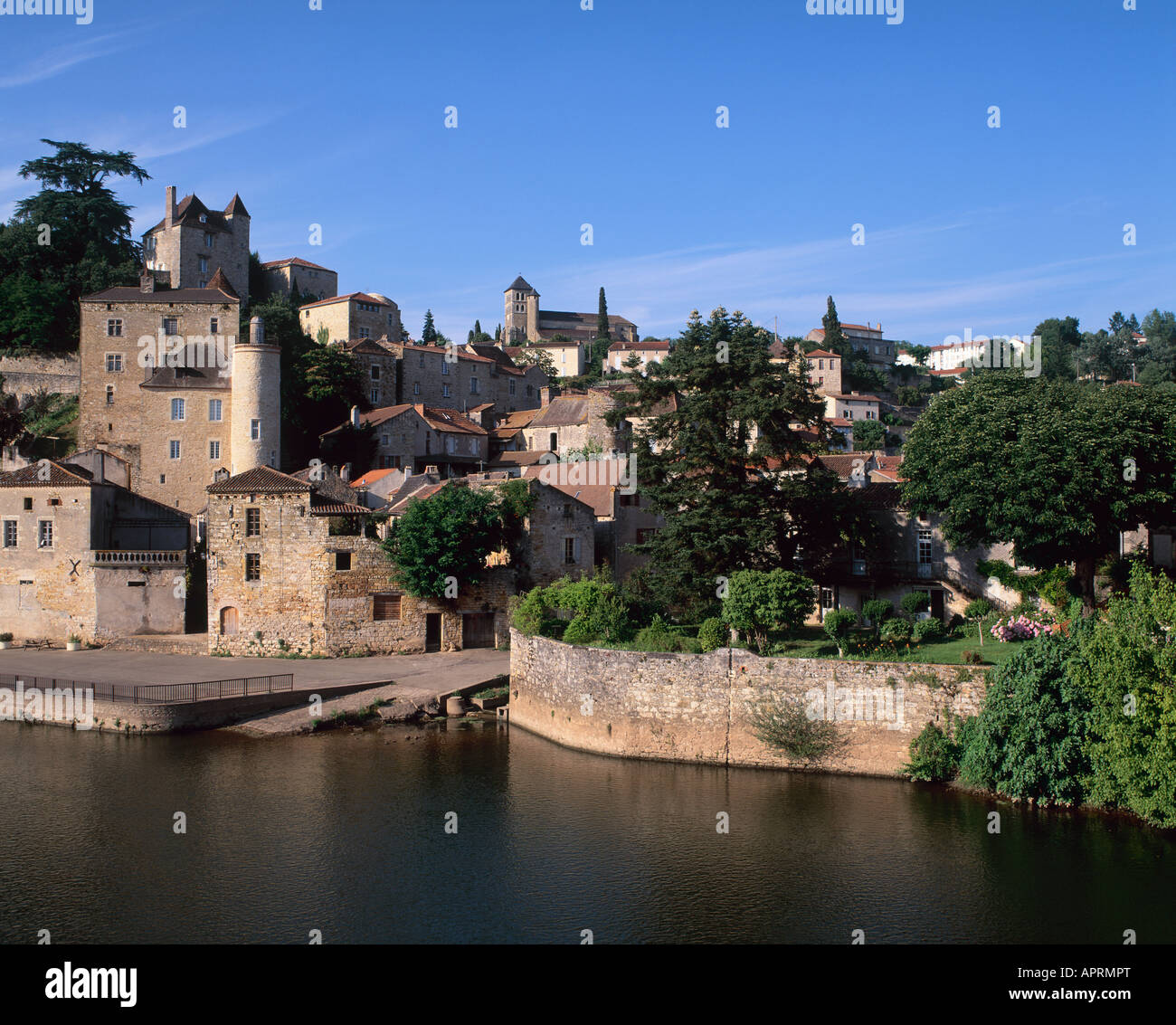[Puy L EVEQUE] et la rivière Lot France French Village Banque D'Images