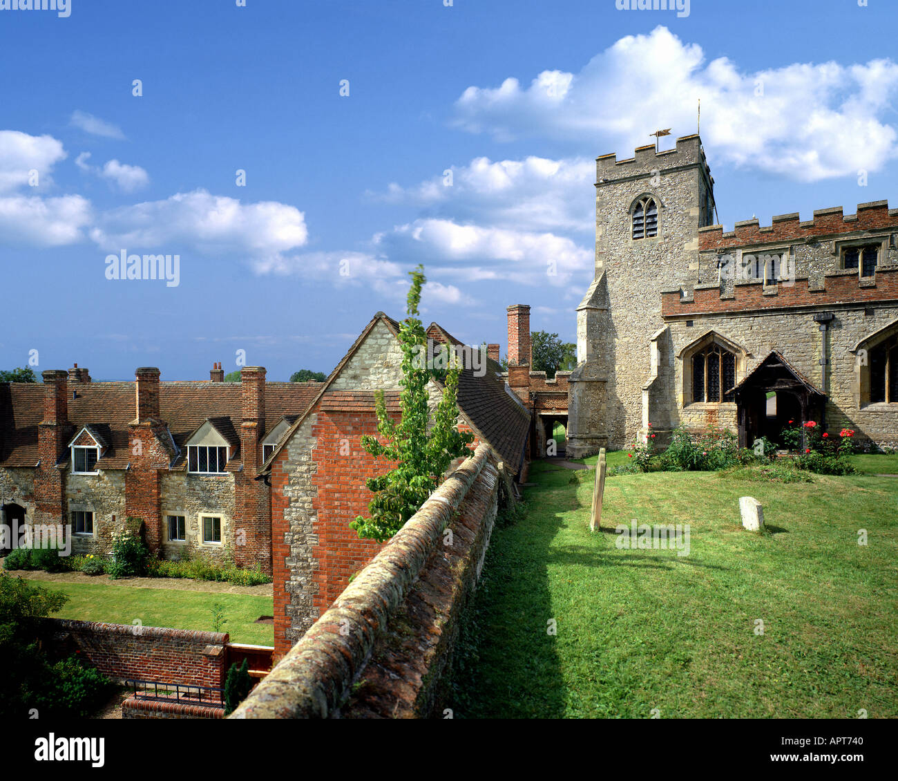 Go - OXFORDSHIRE : l'église St Mary et hospices à Ewelme Banque D'Images
