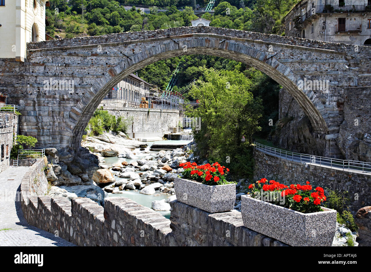 Pont St Martin Val di Gressoney Val-d Aoste Italie Banque D'Images