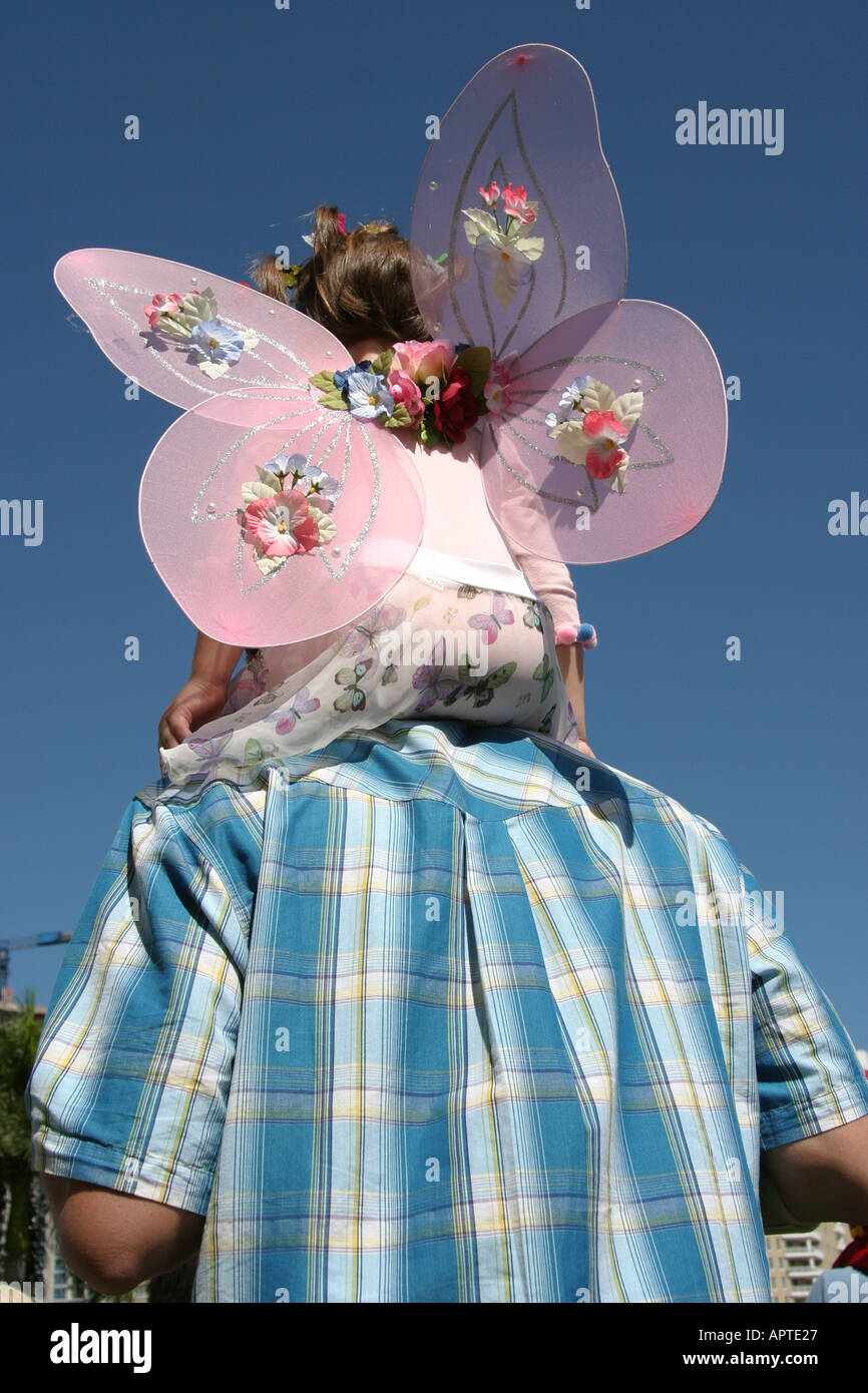 Miami Florida,Biscayne Bay,eau,Brickell Key,Miami Hong Kong Dragon Boat Festival,festival des festivals,fille culturelle asiatique,filles,jeune,femme Banque D'Images