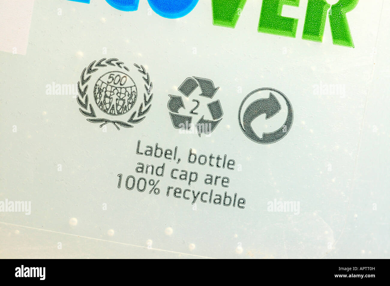 Les logos de recyclage sur une bouteille de liquide vaisselle Ecover Banque D'Images