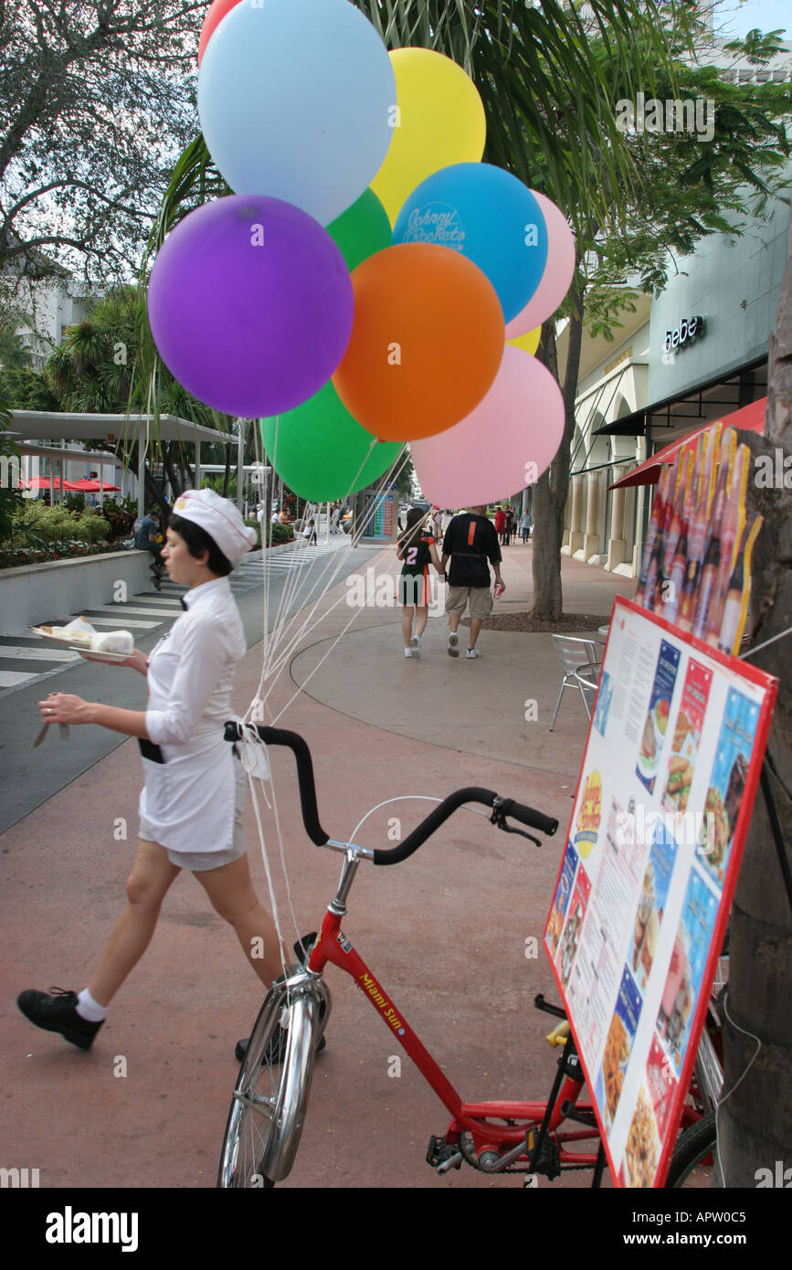 Miami Beach Florida, centre commercial de Lincoln Road, restaurants, divertissements, spectacle, Johnny Rocket's, restaurant restaurants repas manger dehors cafés b Banque D'Images