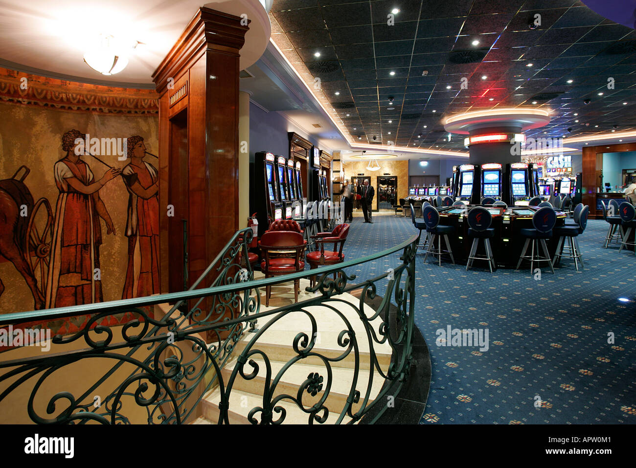Maison de jeu roulette casino gambling casinos club jouet engagent la dépendance de la roue de l'argent facile livre dollar ball Pari pari Banque D'Images