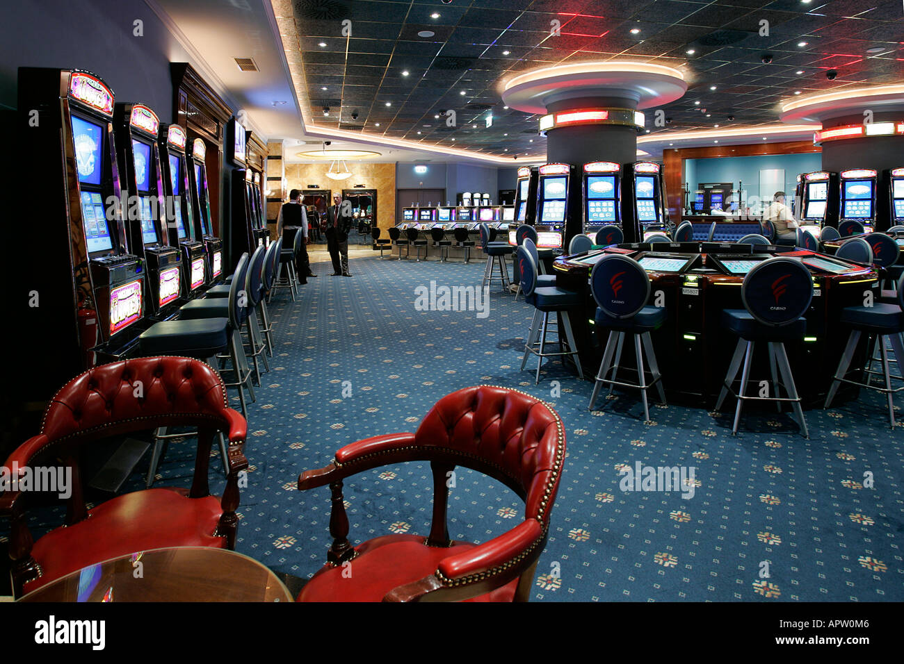 Maison de jeu roulette casino gambling casinos club jouet engagent la dépendance de la roue de l'argent facile livre dollar ball Pari pari Banque D'Images